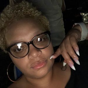 Meet your Posher, Lucy